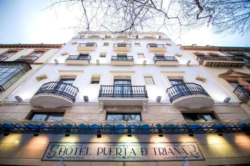 www.petitpalacepuertadetriana.com