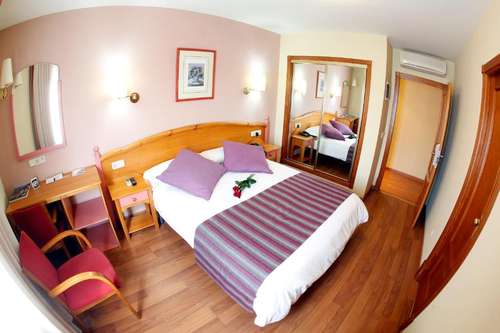 www.hotelmariadeluna.es