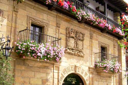 www.hotel-los-infantes.com