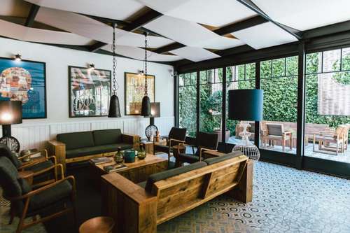 www.hotelpraktikvinoteca.com