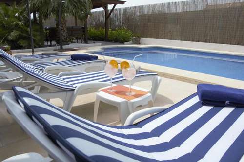 www.hotelvistaalsol.com