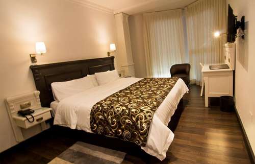 www.avent-verahotel.com