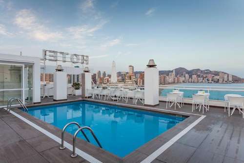 www.hotelcentromar.com