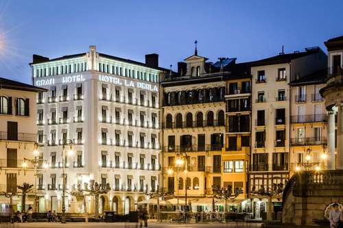 www.granhotellaperla.com
