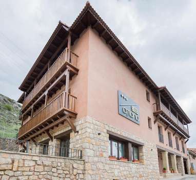 www.hotelatiana.com