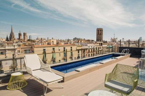 www.hotelbagues.com
