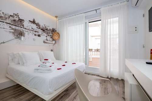 www.hotelabril37.es