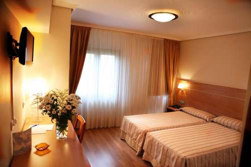 www.lasanclashotel.com