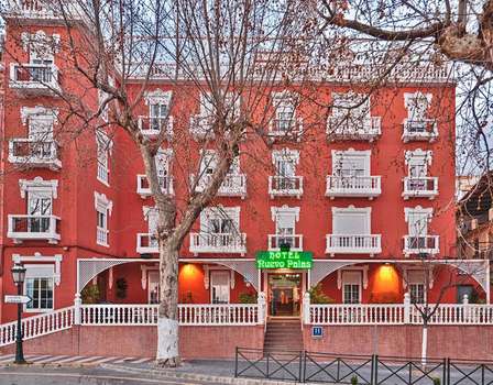 www.hotelnuevopalas.com