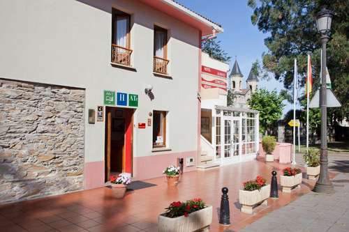 www.hotelalvaro.com