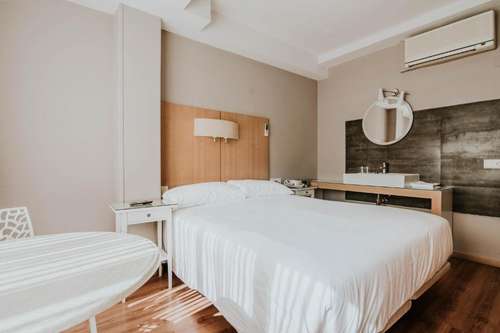 www.hotelisasa.com