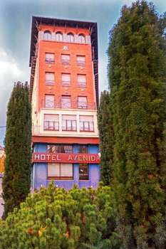 www.avenhotel.com