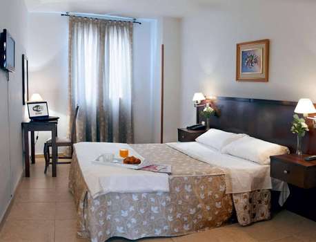 www.hotelpraderon.com