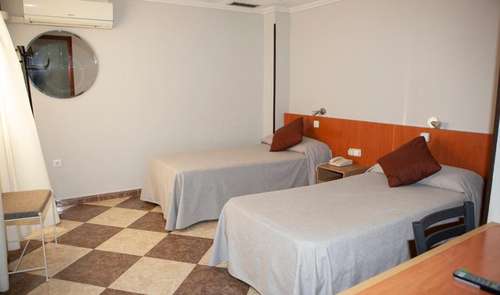 www.hoteljuancarlos.com