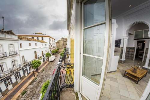 www.apartahotelsiglo19.com