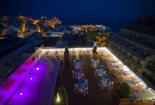 www.hotelvoramarbenidorm.com