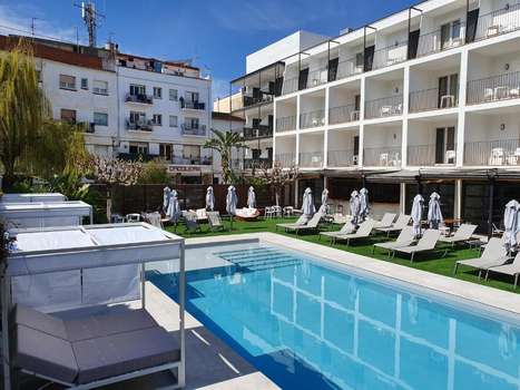 www.hotelwindsortossa.es