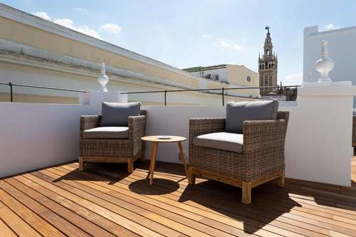 www.basichotelsevillacatedral.com