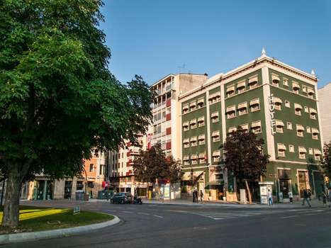 www.hotelramonberenguerlleida.com