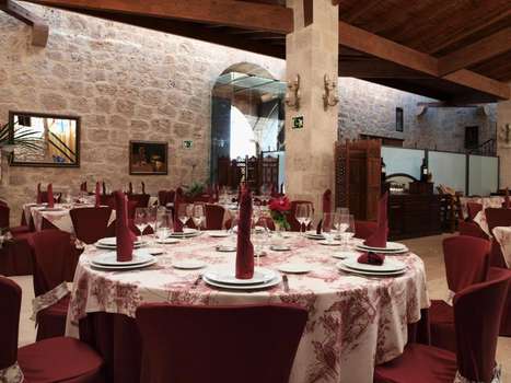 www.hotelolmillosdesasamon.com