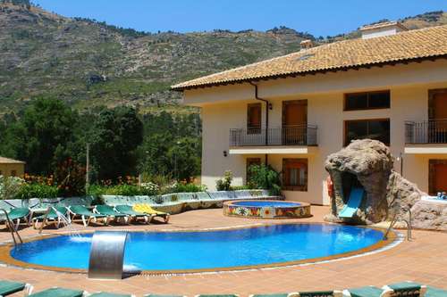 www.hotelparquedecazorla.com