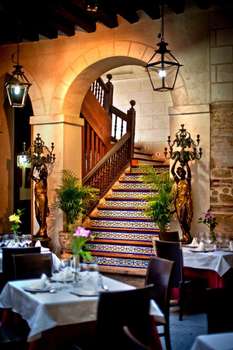 www.hotelcondesdecastilla.com