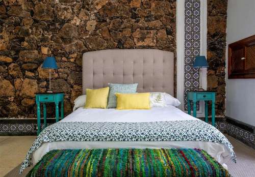 www.elcharcosuites.com