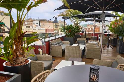www.hotelvillaemilia.com