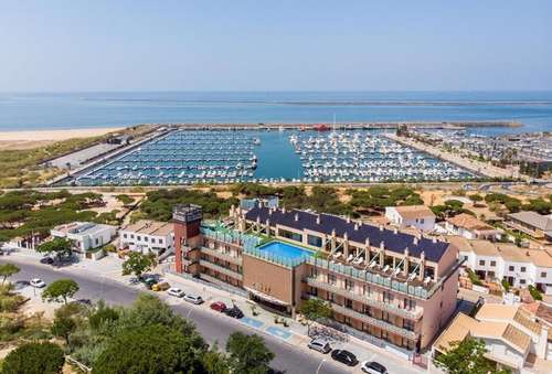 www.hotelmartinalonsopinzon.com