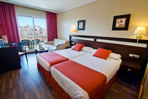 www.hotelbahiaalmunecar.es