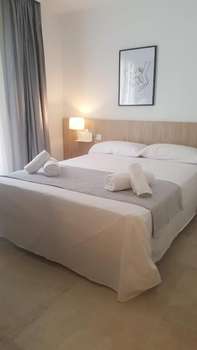 www.hotelvictorimenorca.com