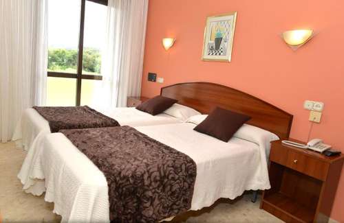www.hotelxunqueira.com