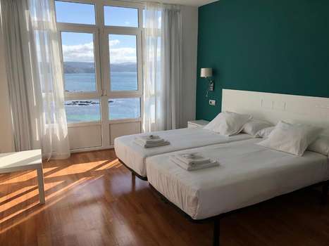www.hotelmardefisterra.com