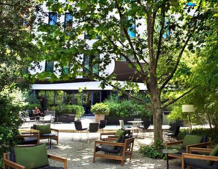 www.almahotels.com