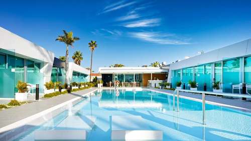 www.hotelnayra.com