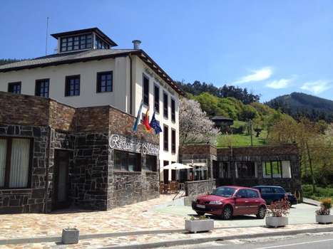 www.hotelmiradordebarcia.es