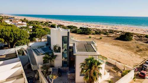 www.hotelaromademar.com