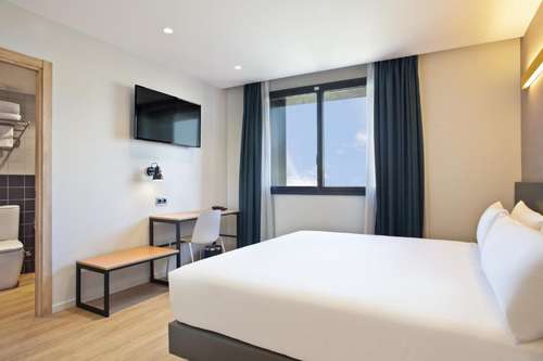 www.hotel-brickbarcelona.com