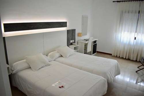 www.emperatrizhotel.com