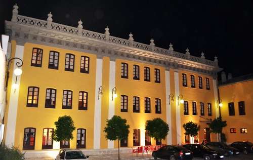 www.hotelelcarmenpuentegenil.com