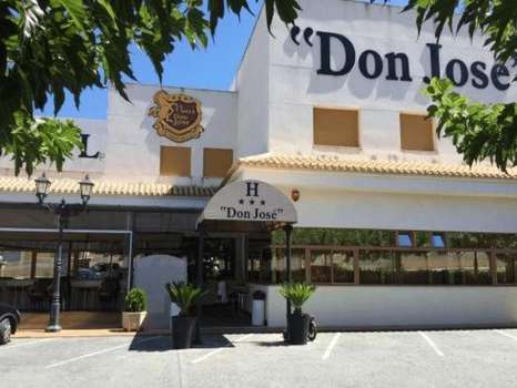 www.hoteldonjosecastalla.com