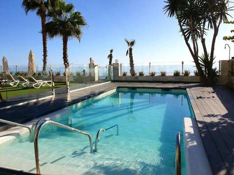 www.hoteles-santarosa.com