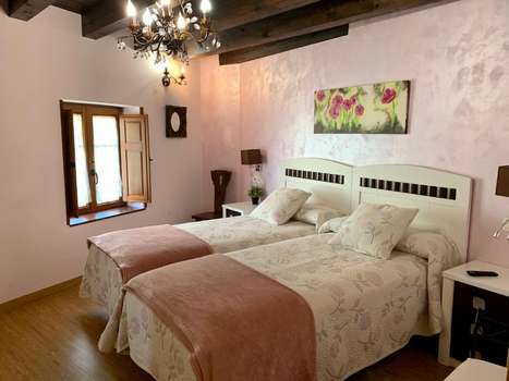 www.hotelvillafontanas.com