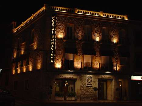www.hotelbonavistacervera.com