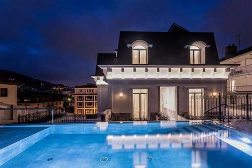 www.hotelvillaeugenia.com