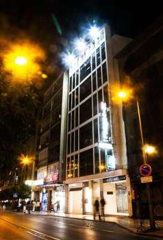 www.hoteluniversalgranada.com