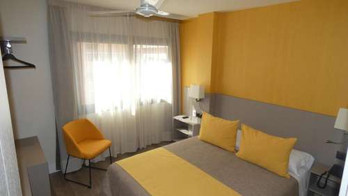 www.hotel-zeus.com
