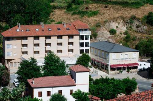 www.hotelrestaurantelaglorieta.com