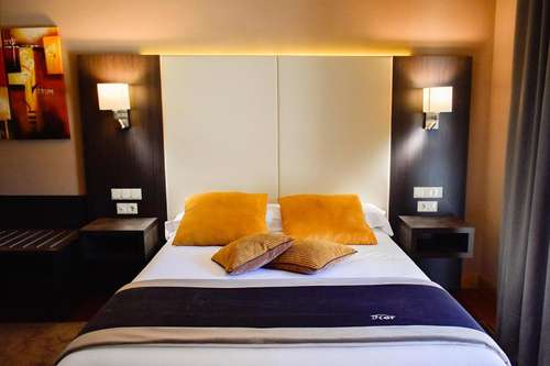 www.hotelarmine.com
