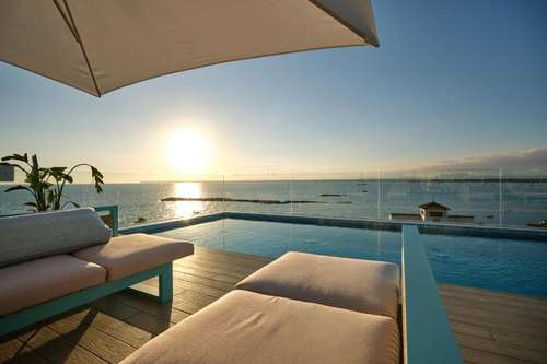 www.hotelvillachiquita.com